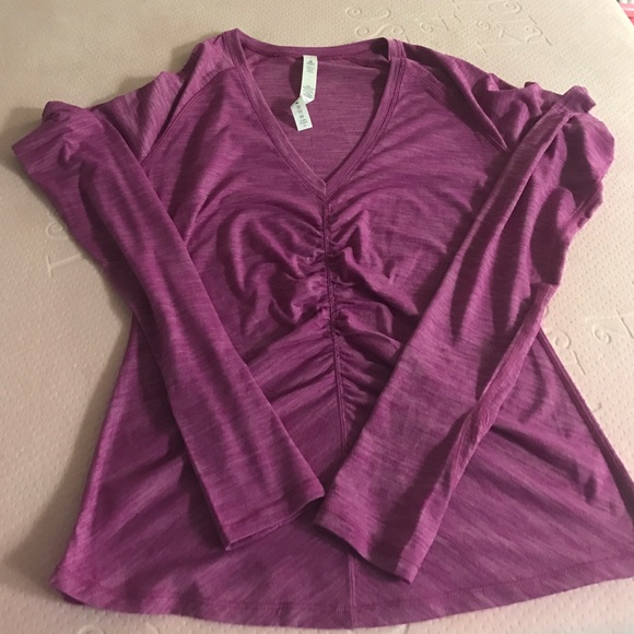 Lululemon purple lightweight ruching shirt