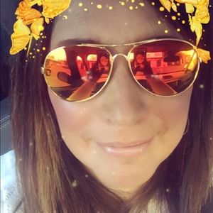 Meet your Posher, Linda