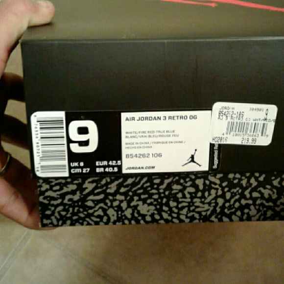Athletic_Shoes