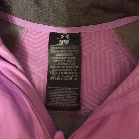 Under Aromour Half zip - Picture 2 of 3