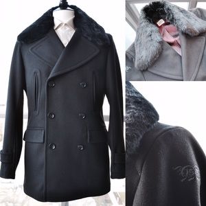 Mujae black wool jacket with rabbit fur collar.