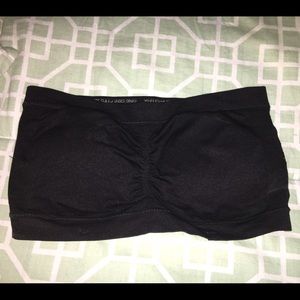 Black strapless bra