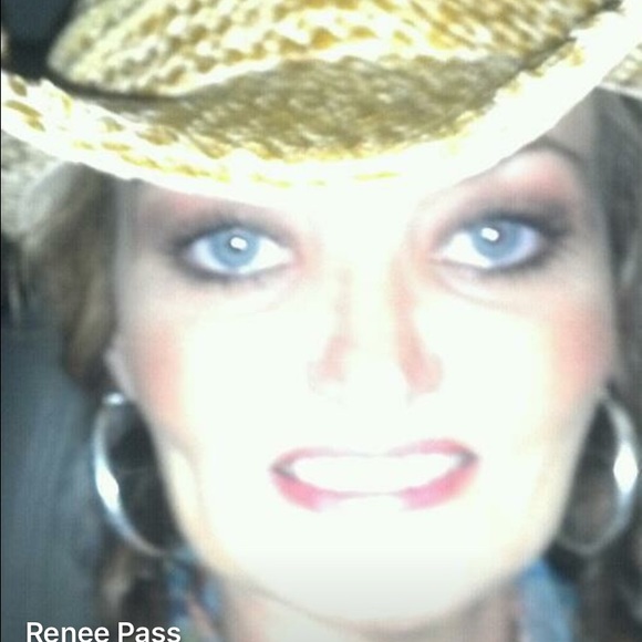 Meet your Posher, Renee and Family! - Picture 5 of 8
