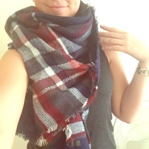 Soft, fringed blanket scarf ❄️ BLUE