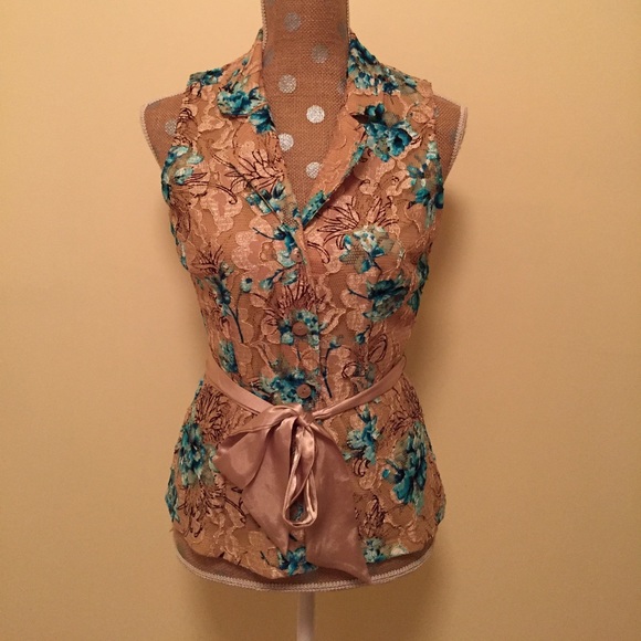 Lacey Belted Top