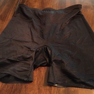 Satin shapewear shorts/panties