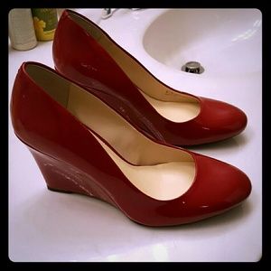 Jessica Simpson red wedges