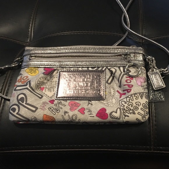 Coach Poppy Graffiti Swingpack