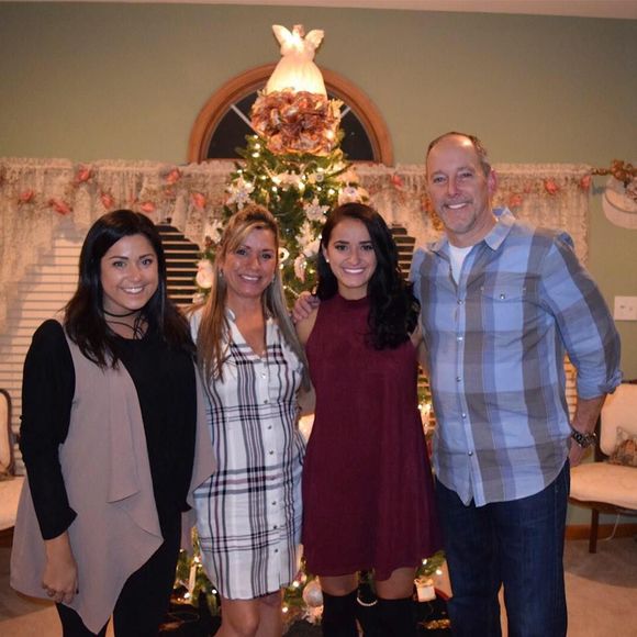 Meet your Posher, Dominique