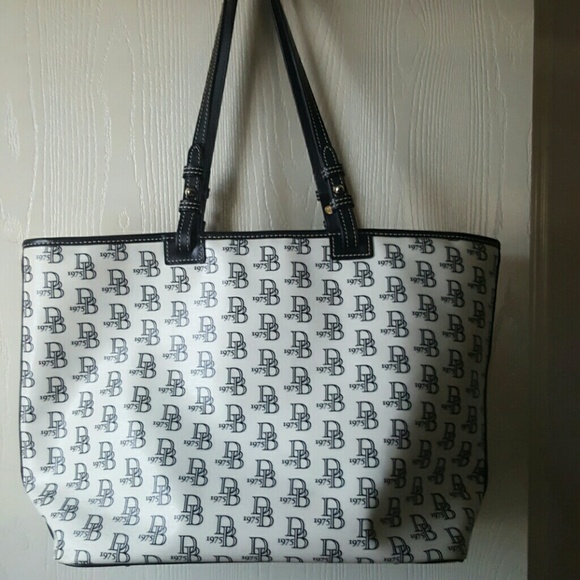Dooney & Bourke Logo Leisure Large Tote