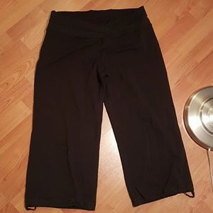 Lululemon athletica black cropped pants