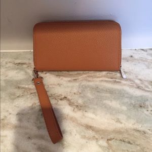 New Thirty-One Wallet / Wristlet