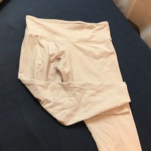Lululemon checkered cream wunder under crop.