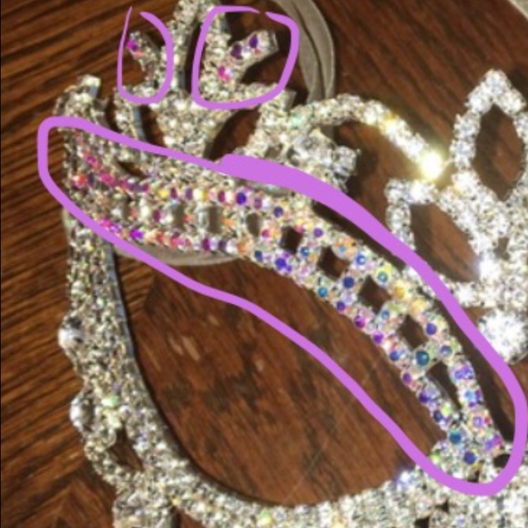 *SOLD* Rhinestone crystal masquerade mask - Picture 4 of 4