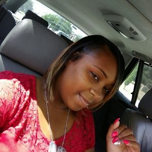 Meet your Posher, Desiree