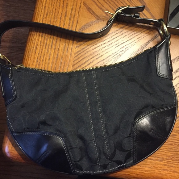 🎉 Small Coach bag. - Picture 3 of 3