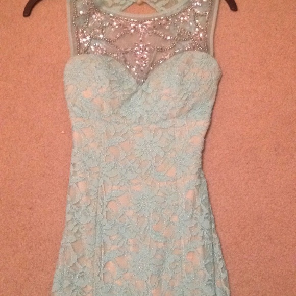 Prom Dress - Picture 4 of 4