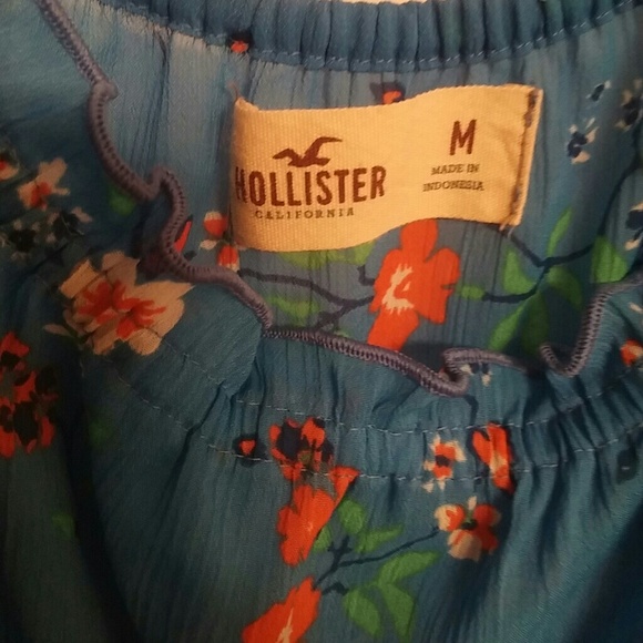 Hollister blue criss-cross strap top. - Picture 4 of 4