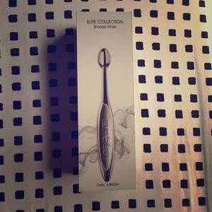 Artis Elite Collection- Smoke Finish Oval 4 brush