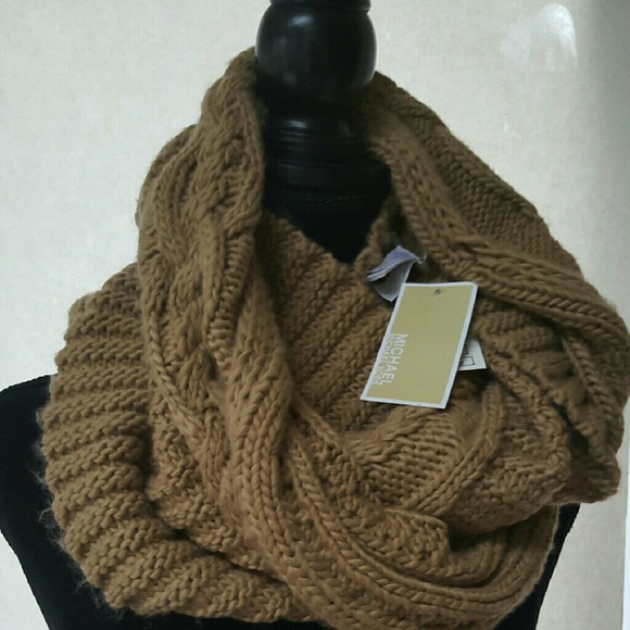 Michael Kors Hand Knit Large Infinity Scarf