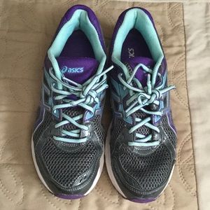 Asics size 7.5 running shoe