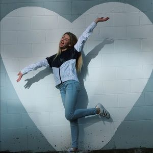 Meet your Posher, Laurel