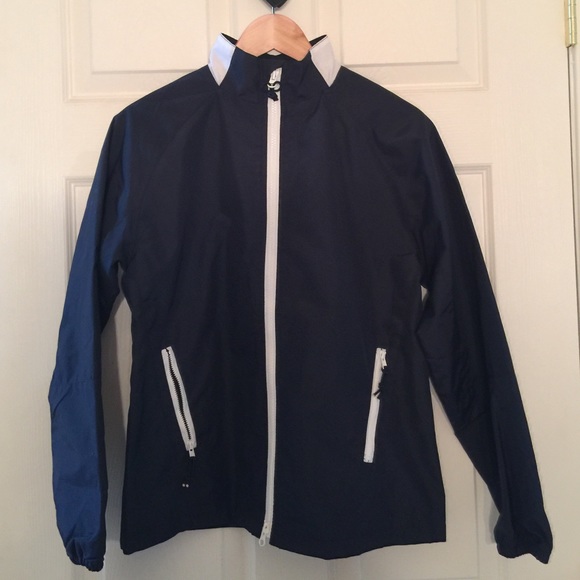 Gap windbreaker
