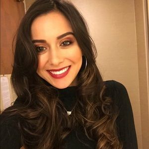 Meet your Posher, Magaly