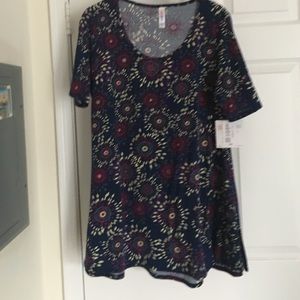 👚 NWT Lularoe perfect T size medium