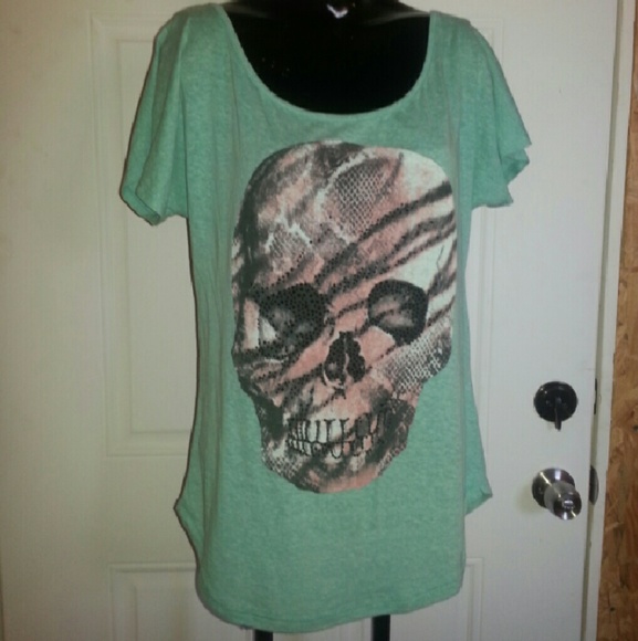 Skull Daytip top