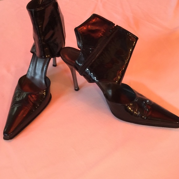 Stuart Weizmann Cut Out Shoe Boot w Silver  Heel
