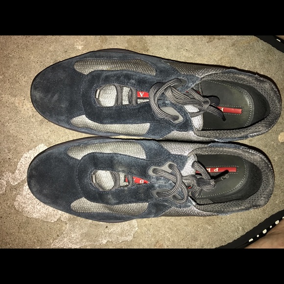 Prada - Picture 1 of 4