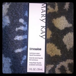 Mary Kay TimeWise Luminous Wear Foundation-Ivory 7