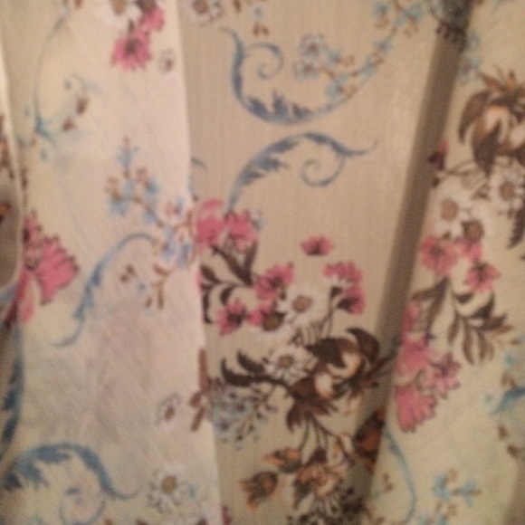 ❌SOLD❌: NWT LuLaRoe Pastel Floral Monroe Kimono S - Picture 2 of 4