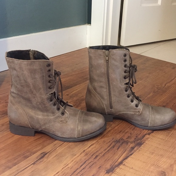 Steve Madden mid-calf light brown lace up boots