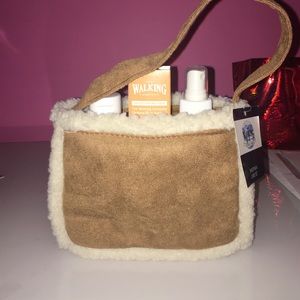 Sheepskin boot cleaner