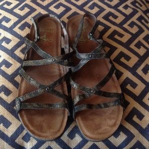 Black and Gold Leather Dansko Sandal Size 42/10.5