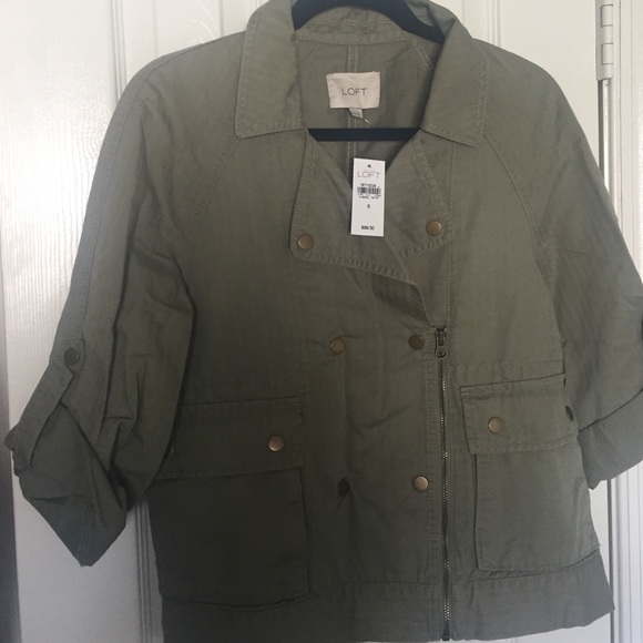 Three quarter sleeve light weight jacket