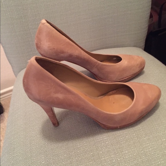 Nine West nude heels