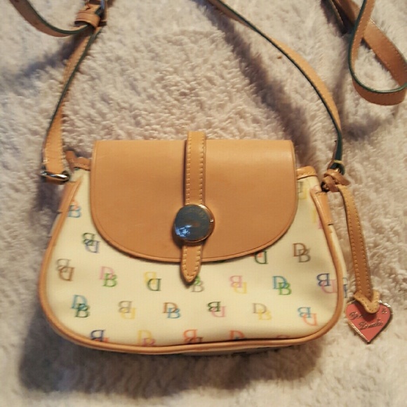 🦋 SALE!! Cute Authentic Dooney & Bourke