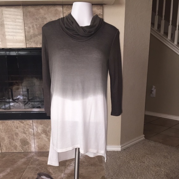 NWOT Ombré High Low Top - Picture 2 of 2