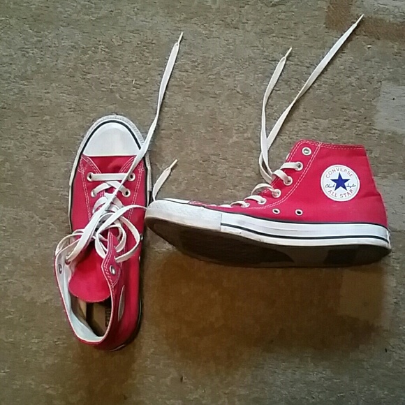 Mens size 9 converse
