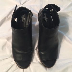 Mossimo peep toe booties