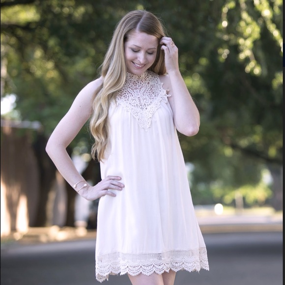 entro Dresses & Skirts - NWT Entro blush pink lace dress entro Dresses & Skirts - NWT Entro blush pink lace dress