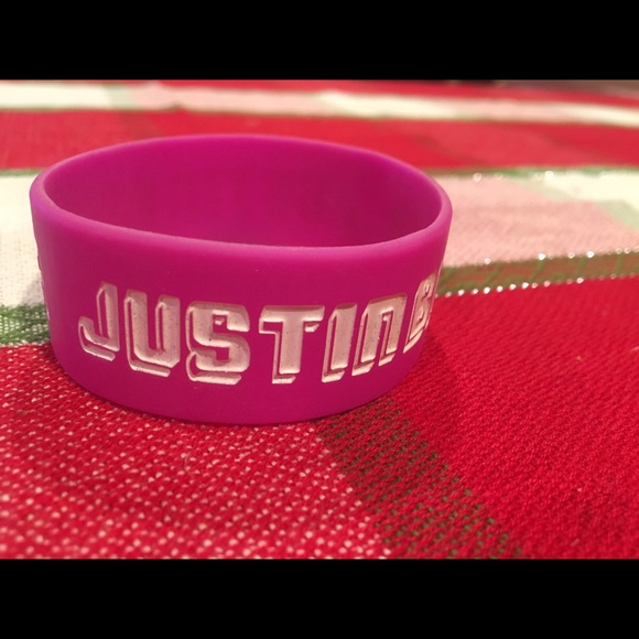 Justin Bieber pink rubber bracelet!! - Picture 1 of 3