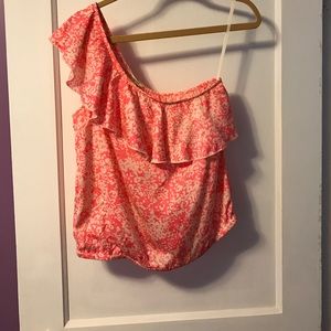 One shoulder pink crop top