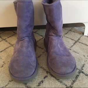 Classic Short Ugg Boots (size 10)