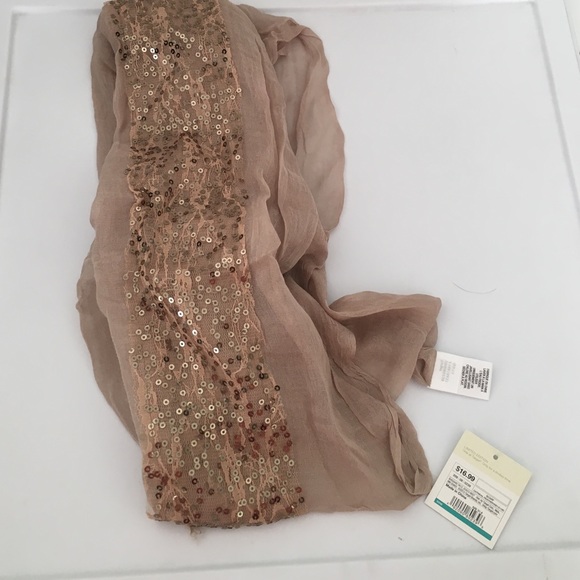 NWT Ecru sequin lightweight scarf