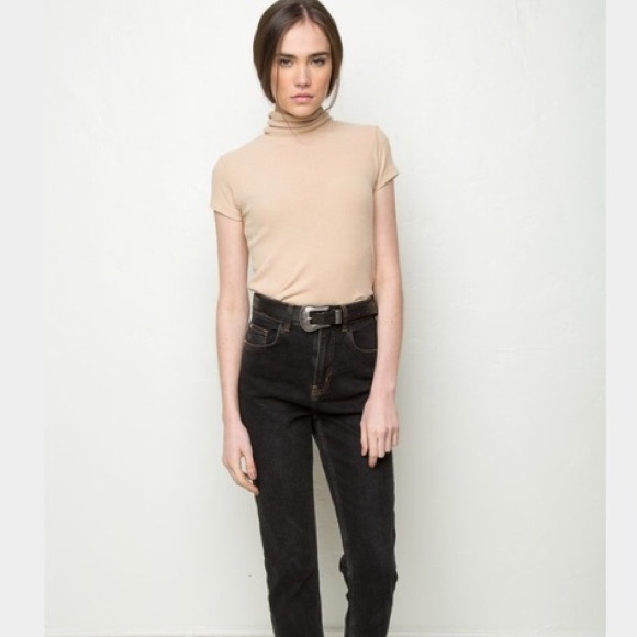 SOLD Brandy Melville Karianne top