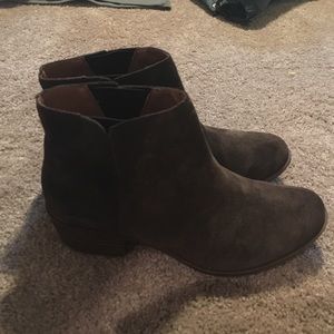 Lucky Brand Brown Suede Booties 🍀